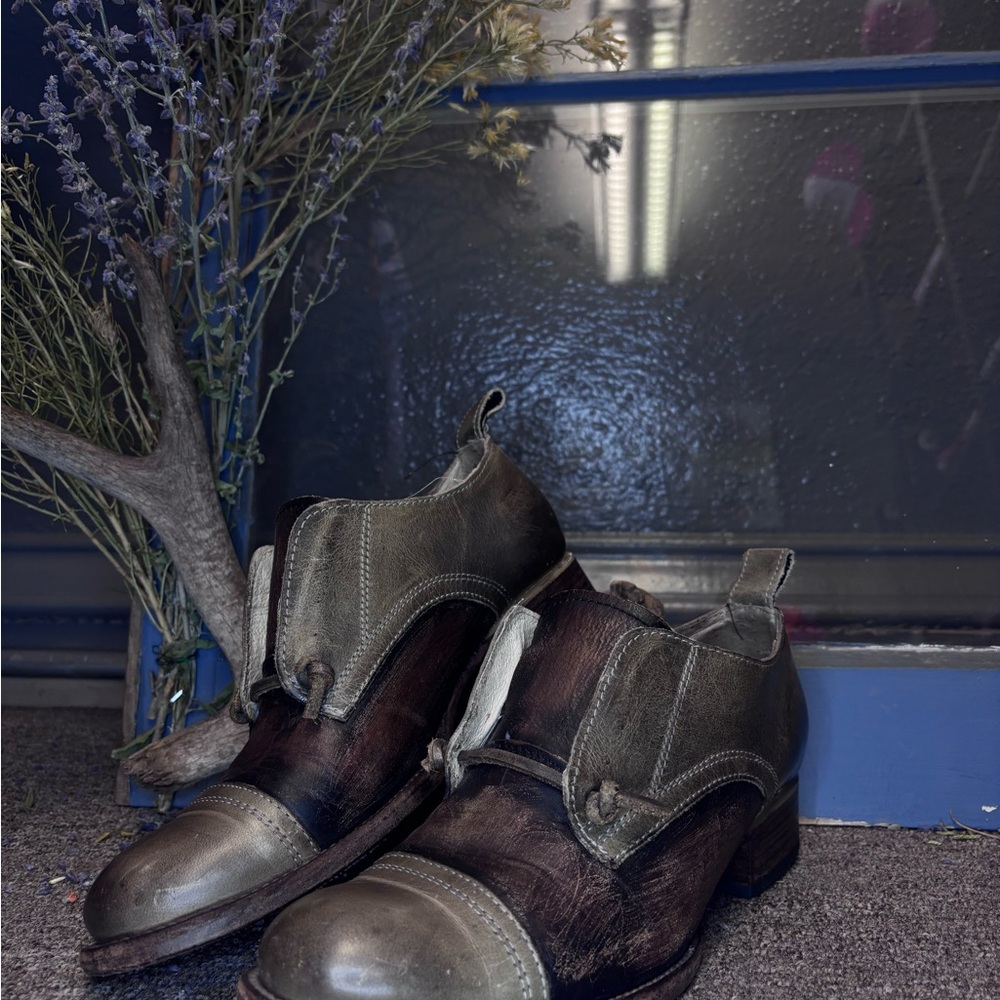 Two-Tone Leather Shoes
